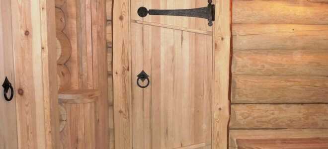 Как выполняется утепление двери вагонкой